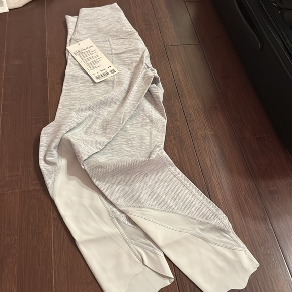 Lululemon wunder under crops - Picture 2 of 2